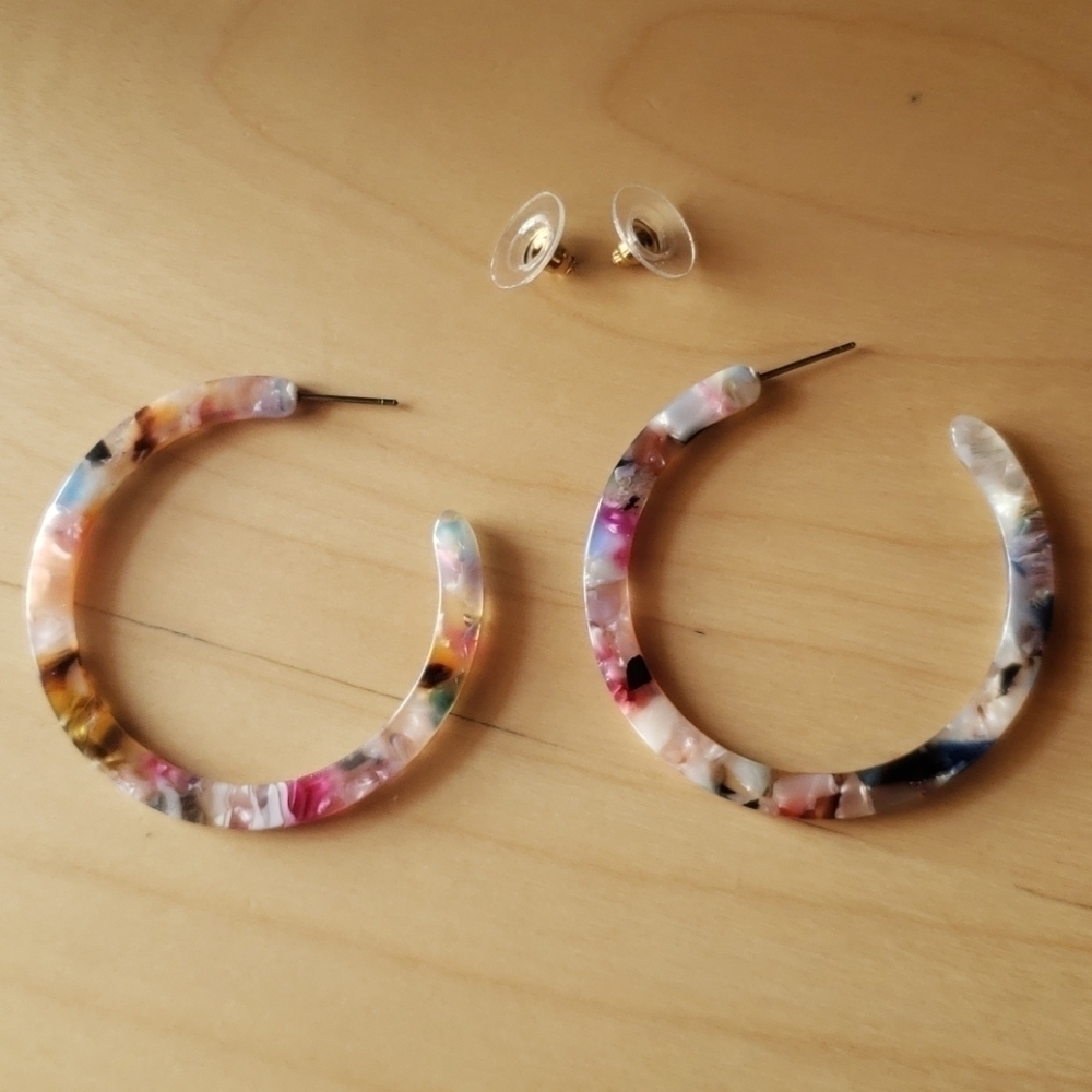 SIMPLE Fashion Huggie Hoop Earrings.